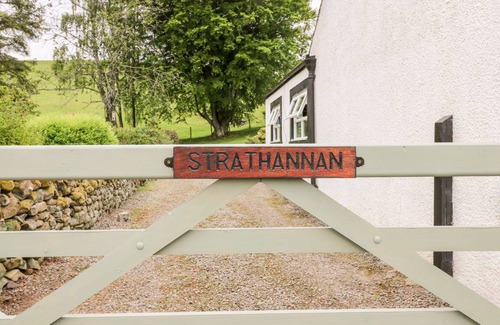 Beattock Cottage | Cabin ∙ 3 bedrooms ∙ 5 guests
