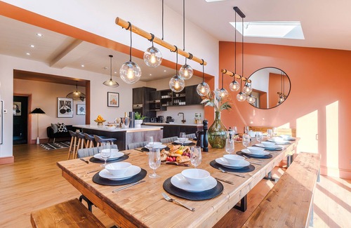 Rhos on Sea House | CABIN HILL, pet friendly, character holiday cottage in Rhos-On-Sea