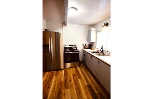 Springfield House | Cabin Homes with its Own Private Access Park