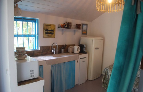 Salon-de-Provence Cabin | Cabin in the plane tree, swimming pool, trampoline