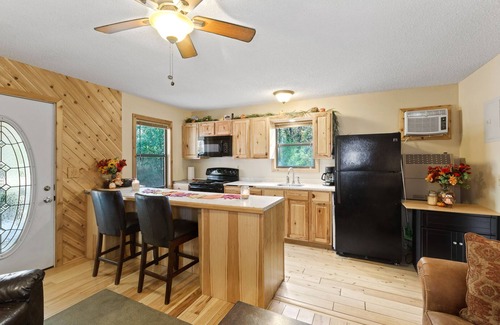 Mena Cabin | Cabin in the woods