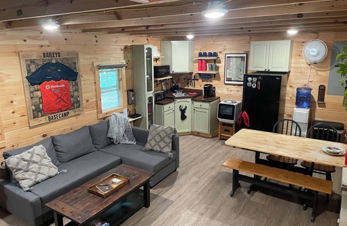 Carbon Hill Cabin | Cabin in Wayne National Forest with ride in/out access to Baileys Trail System