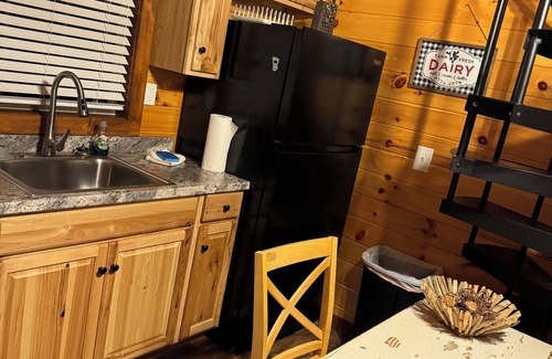 Campton Cabin | Cabin Nestled in Red River Gorge Hot Tub Free Wifi