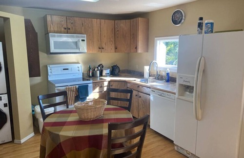 Rossland Cabin | Cabin on 1st Tee - Redstone Resort