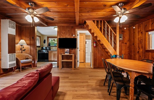 Mayfield Cabin | Cabin on beautiful Arbutus Lake near Traverse City