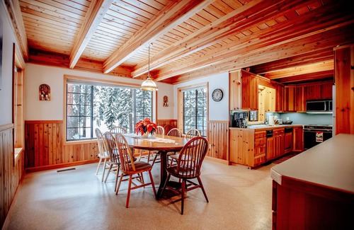 Salt Lake Mountain Resorts House | Cabin on Edge of Forever by Cottonwood Lodging