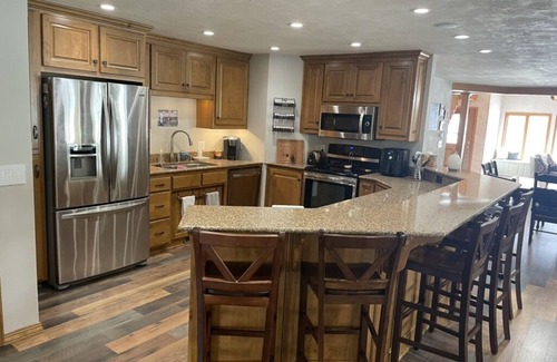 New London House | Cabin Style Home in Woods, Private Pool, Hot Tub, Snowmobile, Fire Pit, Horses.