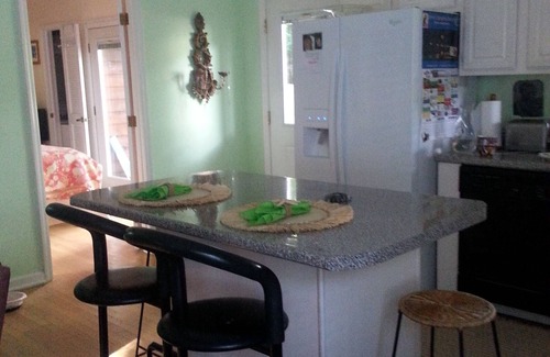 North Carolina Coast House | Cabin Style Home, 2 bed/2bth, fenced yard, deck, Pet Friendly, 1 mile to beach!