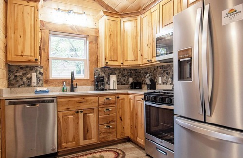 Au Train Cabin | Cabin with beach access at AuTrain Lake! Minutes to Pictured Rocks