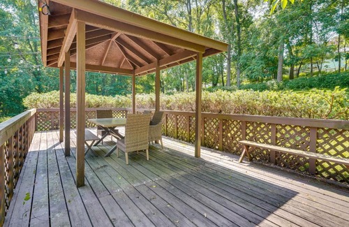 Howard House | Cabin with Deck about 3 Mi to Apple Valley Lake!