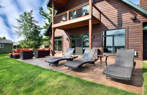 Siren House | Cabin with Gradual Slope to Sandy Bottom Swimming!