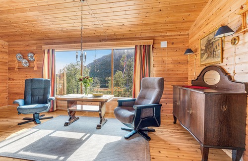 Kvaloya Cabin | Cabin with northern lights & ocean view