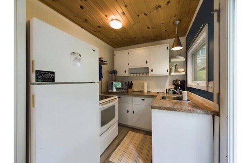 Glenwood Cabin | Cabin with private beach access to Lake Minnewaska