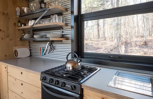 Eastman Cabin | Cabin Zoobox 54 Summa