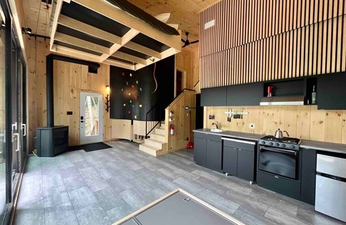 Eastman Cabin | Cabin Zoobox 79 Summa