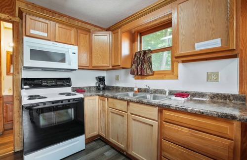 Logan Cabin | Cabins In Hocking - Retreat cabin 4