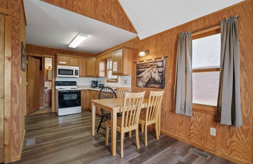 Logan Cabin | Cabins In Hocking - Retreat cabin 3