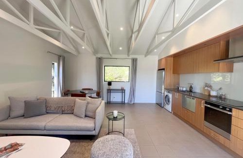 Oneroa House | Cable Bay Guesthouse