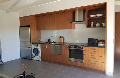 Oneroa House | Cable Bay Guesthouse