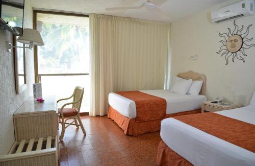 Barra de Navidad Hotel | Cabo Blanco Hotel and Marina