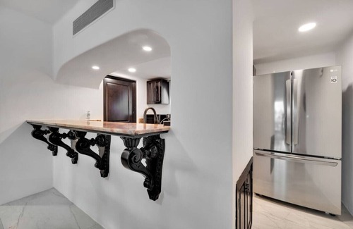 Centro Condo | Cabo Marina, Plaza Bonita, New, Central