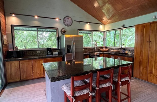 Playon House | Cacao Forest Treetop Cottage w/AC – 15 min to Beach & Town – Puntarenas