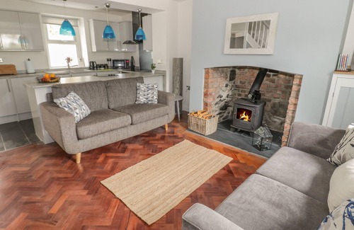 Dwygyfylchi Cottage | CAE BACH, pet friendly, with open fire in Dwygyfylchi