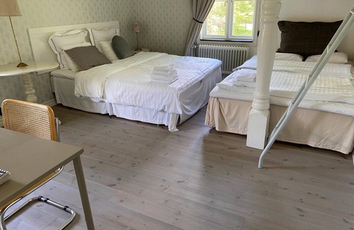 Ronneby Bed & Breakfast | Café Mandeltårtan B&B VillaFloraViola