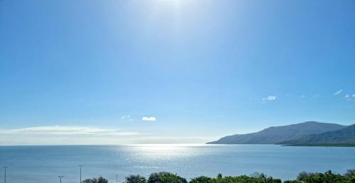 Cairns North Apartment | Cairns Ocean View Apartment