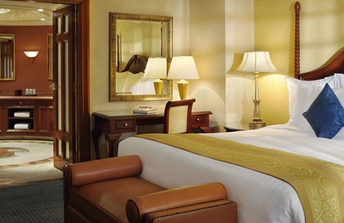 Gezira Hotel | Cairo Marriott Hotel & Omar Khayyam Casino