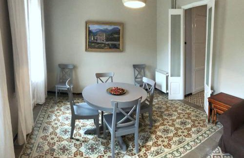 Guardiola de Bergueda Apartment | Cal Cinto · Apartamento rústico y renovado 7p