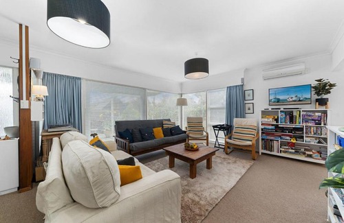 Waikanae House | Calapso Cottage - Waikanae Beach Holiday Home
