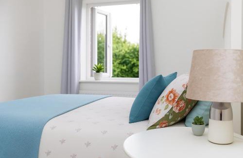 Stanley House | Calder Canal Cottage by Alt-Stay Accommodation