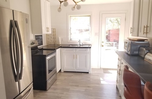 Tiny House | Cali - 4 bedroom/Pet Friendly/Monthly rentals only, June/July/Aug/Sept