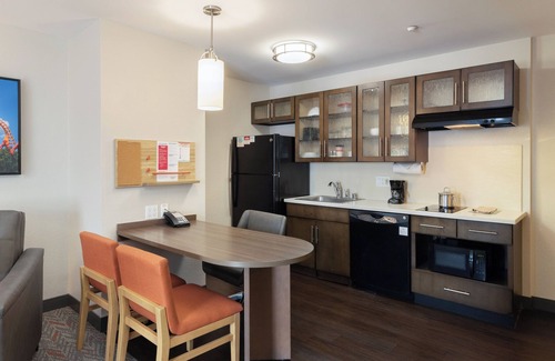 Anaheim Resort Hotel | California Getaway! Family-friendly Suite w/Kitchen, Pet-friendly, Pool!