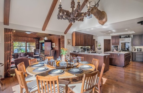 Middletown House | Calistoga Creek Side Mountain Estate