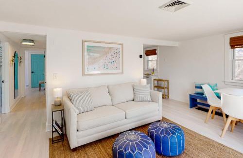 Cataumet House | Calm Waters