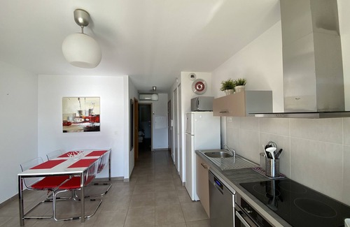 Calvi Apartment | CALVI, T2, Sea view, Wifi, beach and center 5 mn away, Air-conditioned, 4personnes