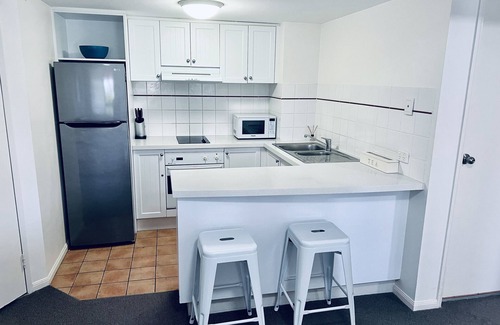 Coolangatta Apartment | Calypso Resort, Sleeps 8, Coolangatta Beach! Family Beachfront Apartment!