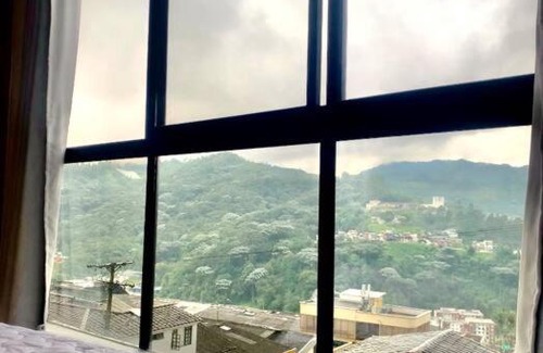 Manizales Apartment | Cama Queen, Vista a las Montañas