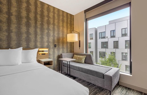 Pearl District Hotel | Cambria Hotel Portland - Pearl District