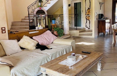 Coriano House | Camera Le Rose