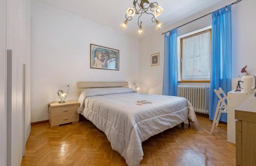 Roncone House | Camera Meridiana
