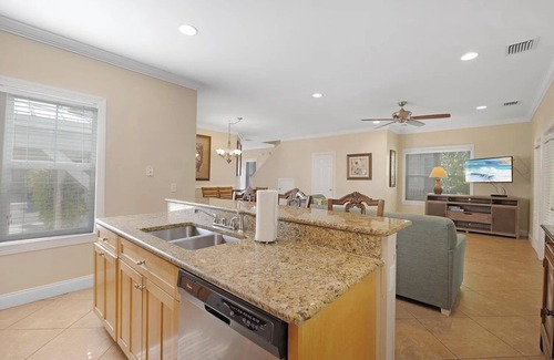 Marathon House | Cameron's Cozy Villa: A charming 3-bedroom house with a private pool.
