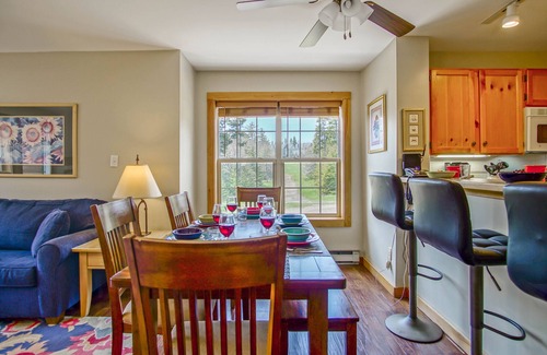 Snowshoe House | Camp 4 #21: 2 Bedrooms, 2.5 Baths: Slope Side, Gas Fireplace
