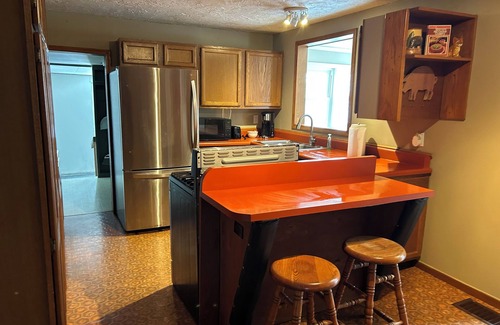 Bellaire House | Camp Bellaire - Lakes - Ski - Golf - Walk to Downtown and Shorts Brewing!