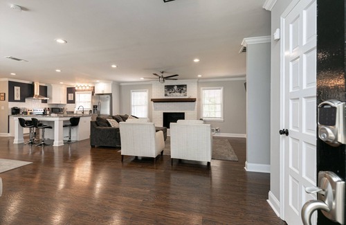 Church Street House | Camp Creek Landings Atlanta - Hot tub, outdoor kitchen and pool table