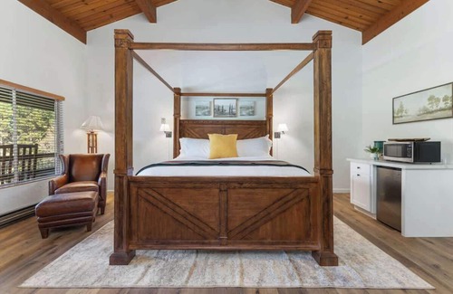 Camp Nelson Hotel | Camp Nelson Lodge Room 10