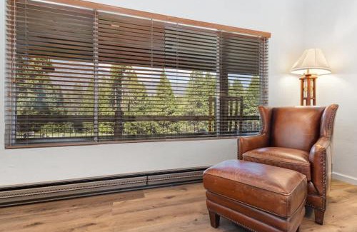 Springville House | Camp Nelson Lodge Room 10