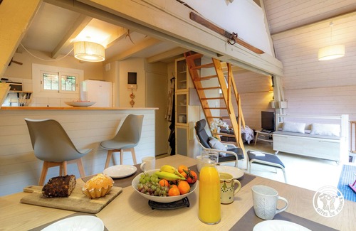 Campan House | Campan Payolle: NICELY DECORATED CHALET ON TWO LEVELS WITH BREATHTAKING VIEW OF MOUNTAINS AND LAKE